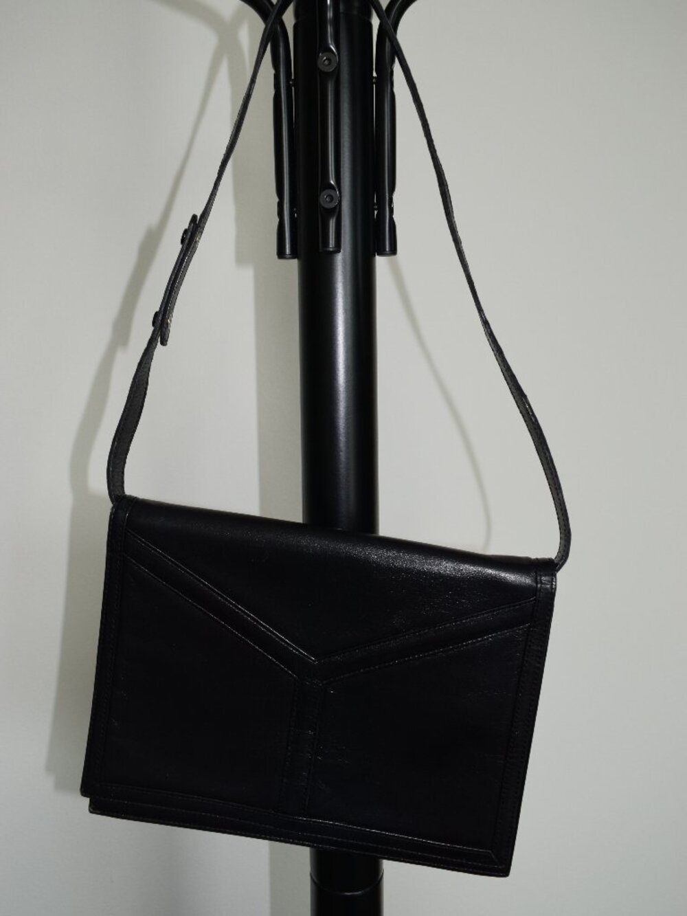 YSL Yves Saint Laurent Vintage Black Leather Crossbody